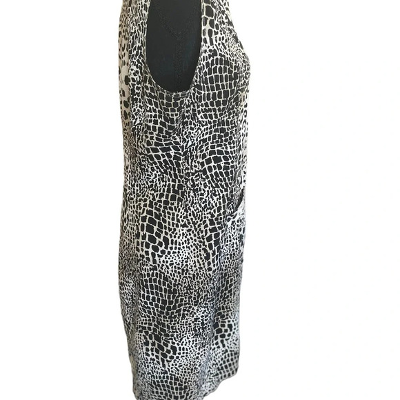 Chico’s (Additions) Sleeveless Animal Print Zipper Dress.  Size 1 - Picture 4 of 10